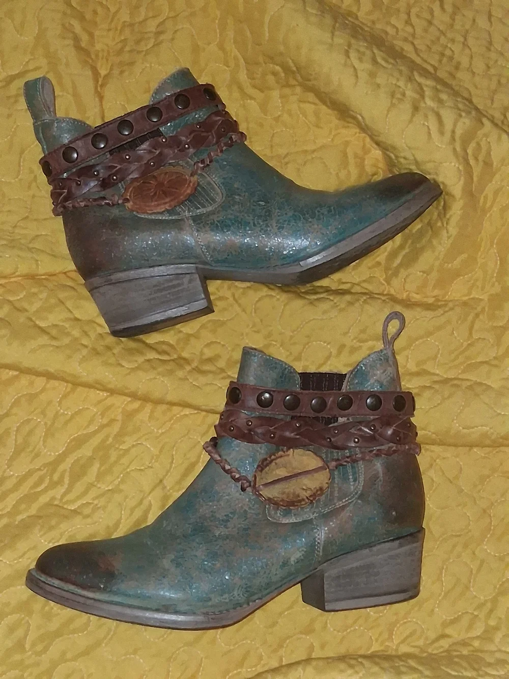 Ladies Circle G Distressed Teal Leather Ankle Boots w/ Brown Studded Straps 8.5